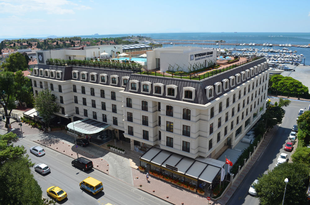 Wyndham Grand Istanbul Kalamis Marina Hotel Kadikoy Turkey thumbnail